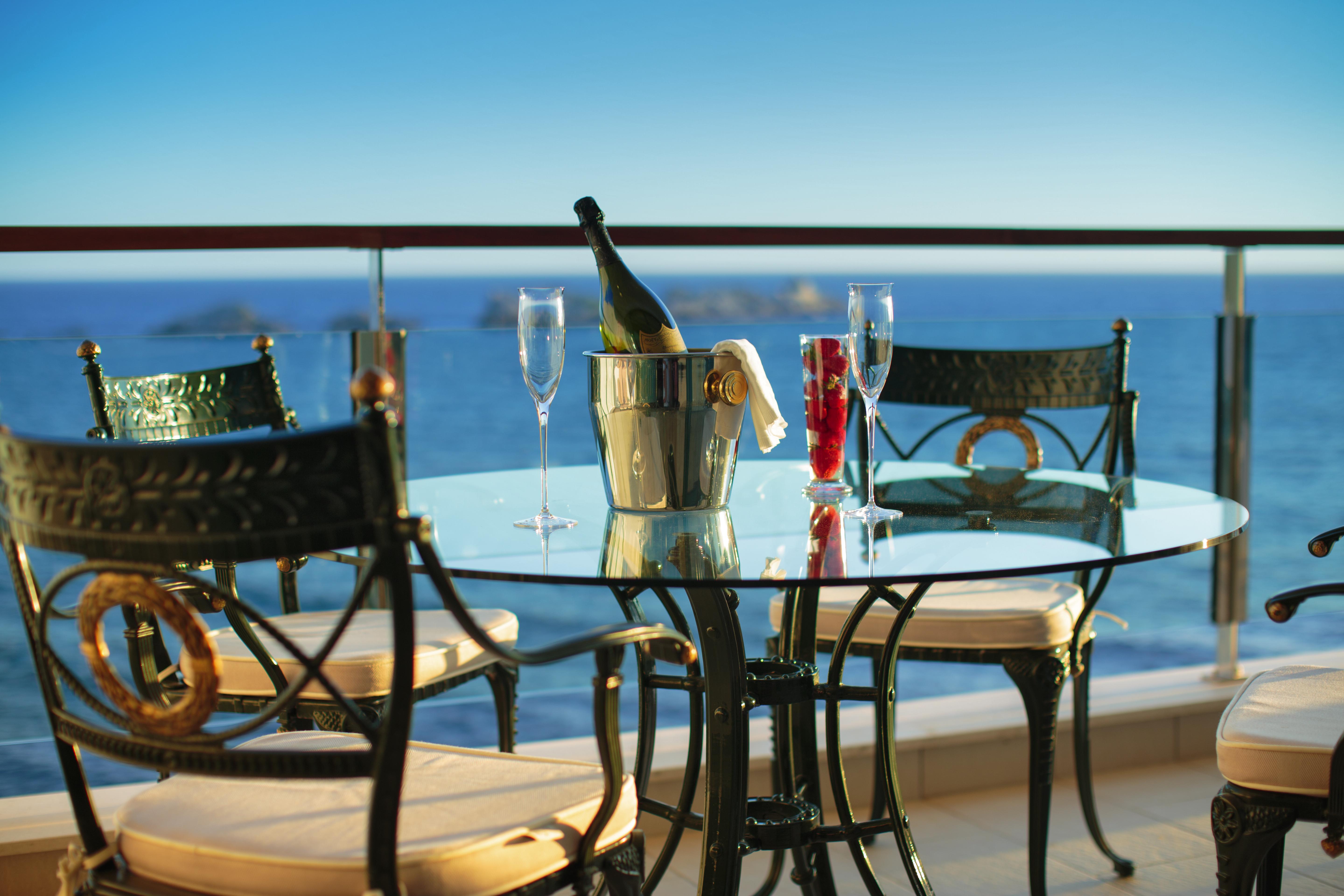 فندق رويال برنسس دوبروفينك المظهر الخارجي الصورة A balcony at the hotel